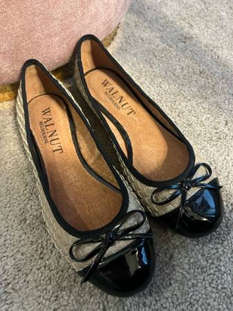 ✨ Walnut Melbourne “Chanel Style” Flats – Size 36 EU (US 6) – Worn Onc 1