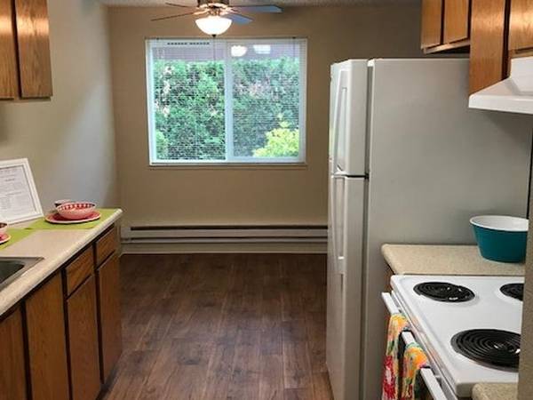 $1,425 / 2br - 847ft2 - High Speed Internet Access, Ceiling Fans, Tub/Shower (VANCOUVER)63672582829697124