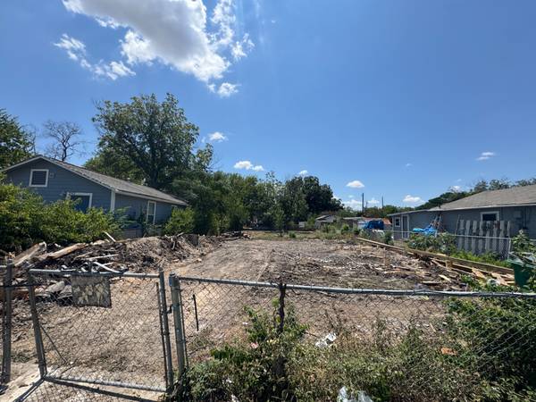 .14 LOT WITH UTILITIES IN 78237 1