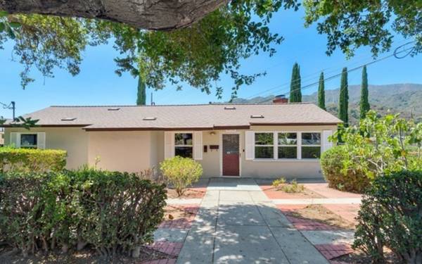 $950 / 2br - Un encantador hogar de 2 habitaciones + 2 baños en alquiler (La Crescenta, CA)63766989825155120