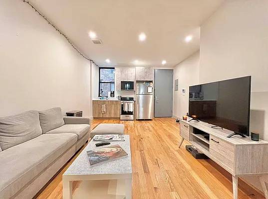 $3,000 / 2br - Affordable Two Bedroom on Bed-Stuy Bushwick Border — $3,000 (Brooklyn)63689734604163121