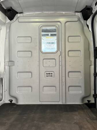 Cargo space divider wall -Ford Transit 1