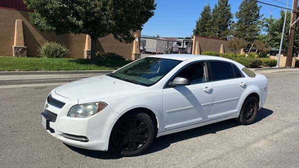 1 2009 Chevrolet Malibu Chevy LS Sedan 4D Sedan 1