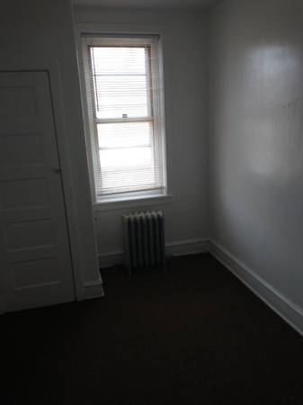 $95 / 1br - Affordable & Small Sized Room  - $95/Week - All Utilities Included! (Philadelphia)63666782821251120