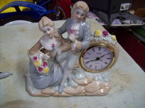 PORCELAIN WIND UP CLOCK 1