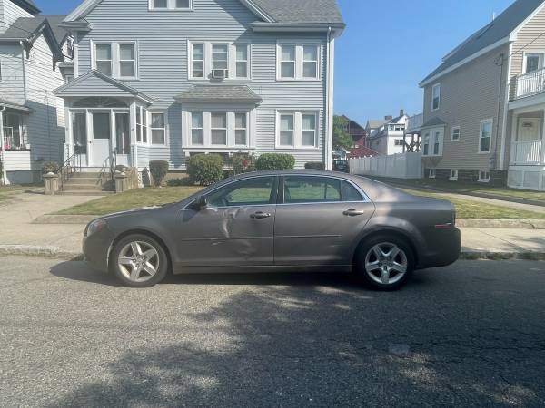 2011 chevy malibu - $2,200 (Medford)63615473027587121