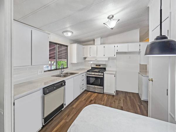 $89,000 / 2br - 1025ft2 - 2 Beds 2 Baths Mobile Home | Mt Shadows (redding)63972384209282123