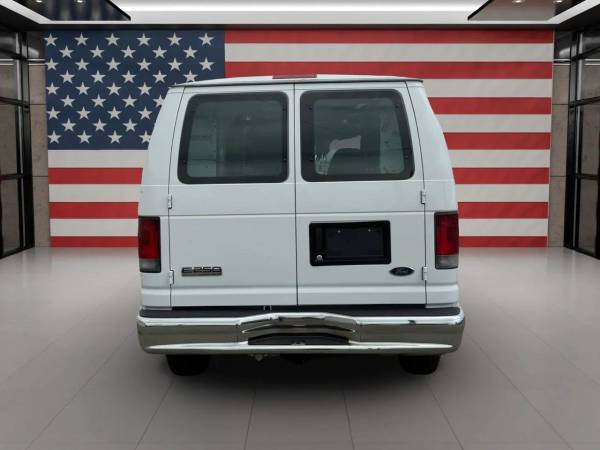 2008 Ford E250 - Photo 8