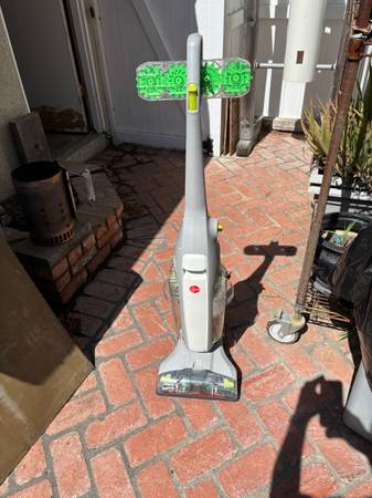 Hoover Floormate Deluxe Hard Floor Cleaner 1