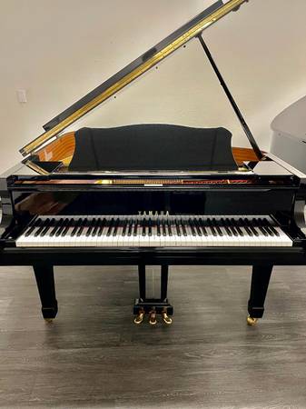 Pristine condition 1991 Yamaha G2 Grand Piano 1