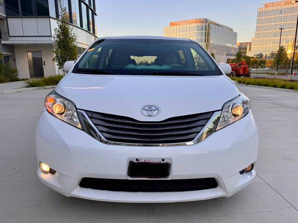 2011 TOYOTA SIENNA XLE AWD - $12.950 (Milbrae)63470898321539122
