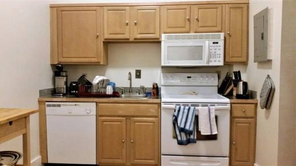$3,802 / 2br - Kenmore 2 Bed/1 Bath Brownstone | Aberdeen St (Kenmore)64213550393858123
