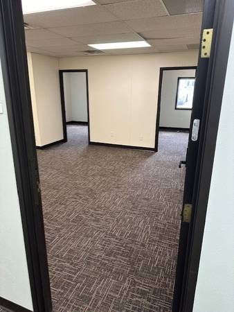 $800 Large office space with reception area. Free Wifi (Burnsville)64151016776323120