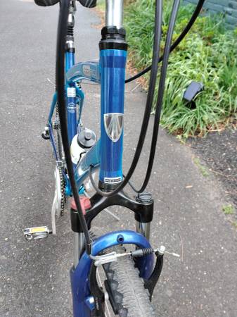 Trek Navigator 3.0, 21" frame. Like NEW - $225 (Springfield)63471283373571123