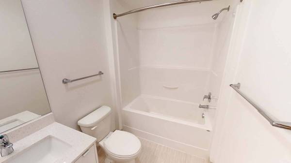 $2,510 / 2br - 975ft2 - 2nd Floor 2x2 w Large Windows and Tons of Natural Light (Seattle)63870756883971124