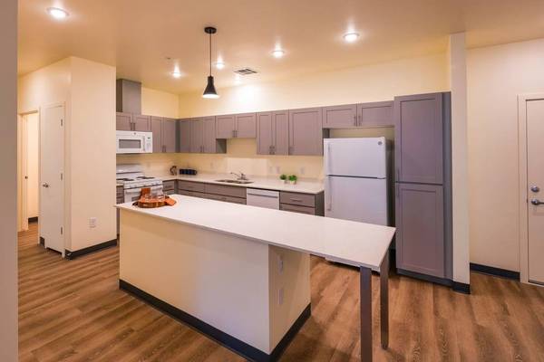 Ceiling Fans, Air Conditioning, Dog Park 1