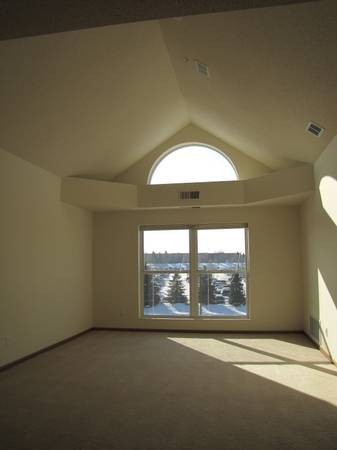 $1,359 / 1br - 755ft2 - Granite Countertops, Sunroom, Family Room (7260 Guider Drive, Woodbury, MN)63990228895619124