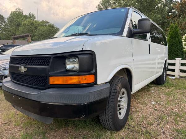 2008 CHEVROLET PASSENGER EXPRESS LT 2500 - $12,50063622014961409121