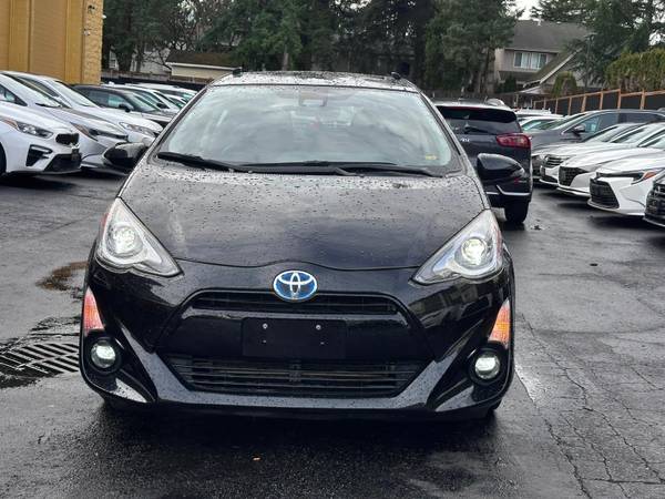 2016 Toyota Prius C Technology 1