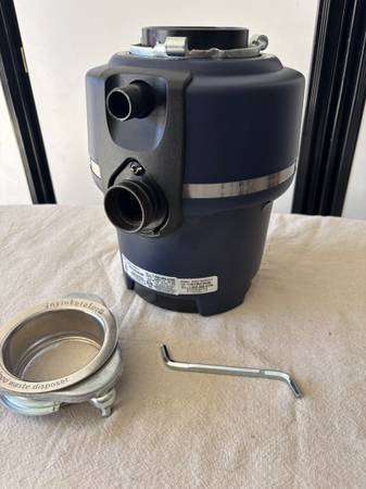 New Insinkerator Evolution Space Saver Garbage Disposal - $175 (Wenatchee)63441538622979123