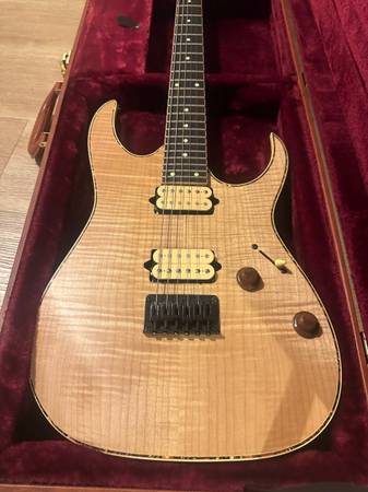 Ibanez RG Natural + Case 1