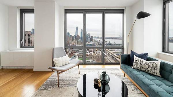 $9700.00 / 3br - Luxury 3 Bed, 2 Bath ? Corner Layout, Windowed Bath, Floor-to-Ceiling (Midtown West)63862609536385123