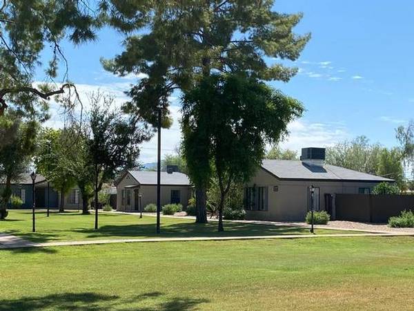 $1,750 / 3br - 1080ft2 - Corn Hole, Bocce Ball. Fire Pits, Hammocks, Fenced Back Yards (Goodyear)64024996917123124