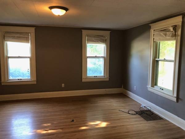 $3,200 / 4br - FALL 2026-2027! 4 Bedroom House Downtown Iowa City! Walk to Class! (302 Melrose Court Iowa City IA)63976401680770121