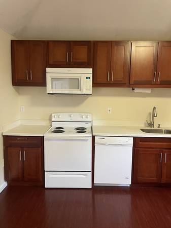 $2,600 / 1br - 850ft2 - COZY  ONE  LARGE  BEDROOM ONE BATH  HOUSE (campbell)64049801488387121