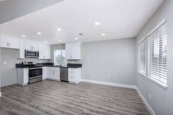 1 Fully remodeled 3 Bed 2 Bath South Sac Home. 1