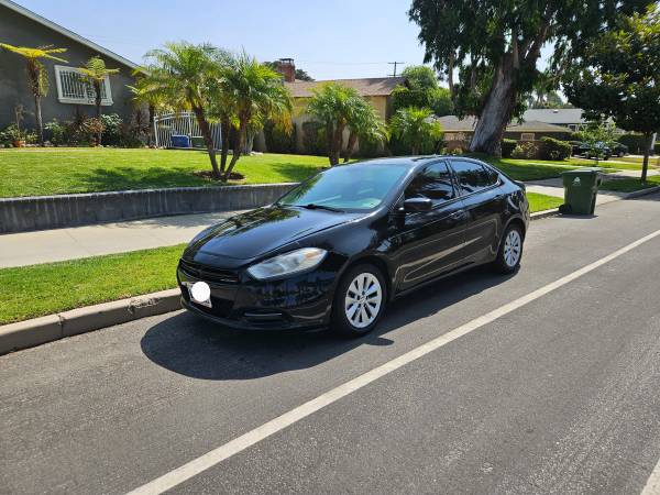 2014 Dodge Dart título limpio 4 cilindros listo para smog - $3,50063618277313795122