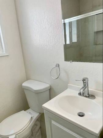 $2,005 / 2br - 742ft2 - Perfect Location For Your Relocation (Oakland)63836553989763124