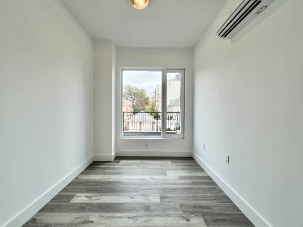 $3,100 / 2br - Sleek 2BR w/ Rooftop & Gym – Flatbush $3,100 (3321 Glenwood Rd #2E) (Brooklyn)63788384688515123