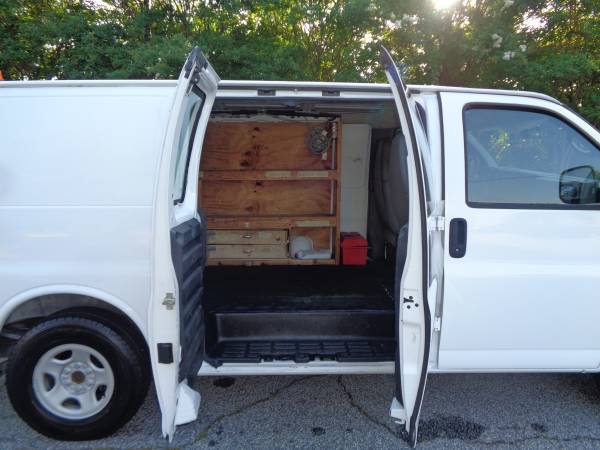 2006 Chevrolet Express 1500 + 1 propietario + 52,000 millas - $11,49963499915226625124