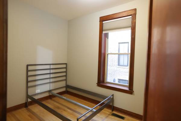 $2,075 / 2br - 1250ft2 - Charming and Spacious 2BD/2BR Unit, Utilities Included(Furnished) (Chicago)63959874836866124
