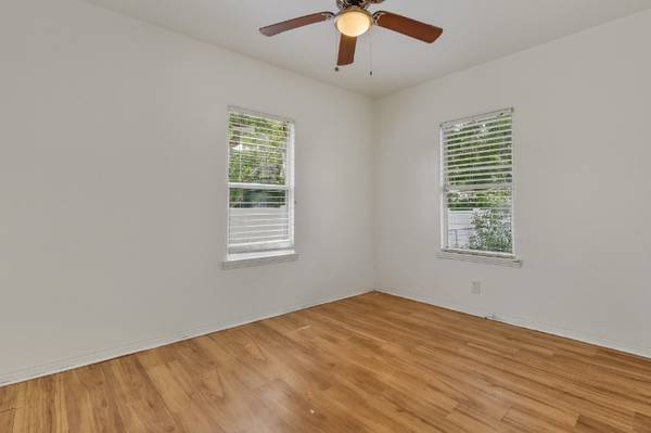 $2550.00 / 3br - 1166ft2 - Charming St. Pete Classic – 3 Bed / 2 Bath Home with Spacious Yard!63976136707074124
