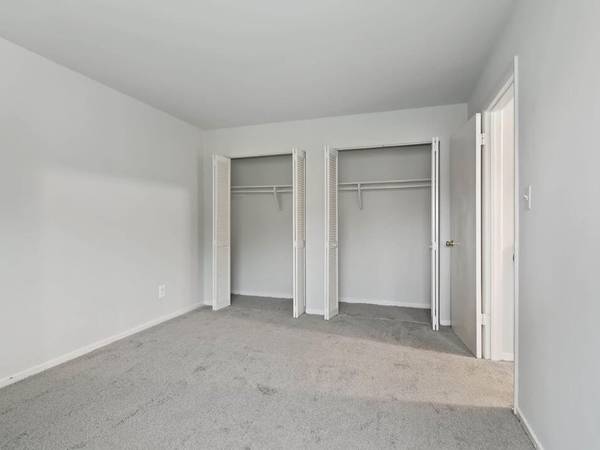 $1,520 / 1br - 1 bedroom, On-Site Management, High Speed Internet Access (2100 Parkland Square, District Heights, MD)63779239072513124