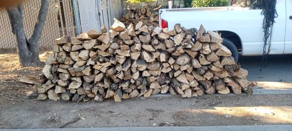 oak firewood ready to burn 1
