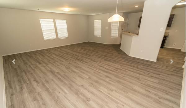 $2,100 / 4br - 2039ft2 - Rental Homes - 600 min credit- 1 &1/2 Months Free - No application fee (Ft Worth)63796376077827123