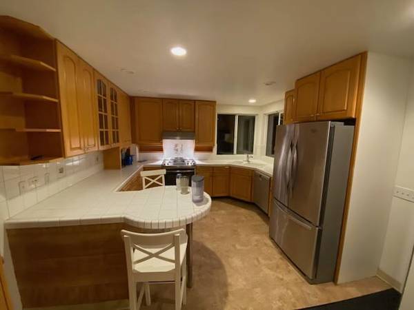 $990 / 1br - Acogedor y luminoso apartamento de 1 dormitorio, 1 baño en Mission St cerca de Hwy 1 (Santa Cruz)64055520407937123