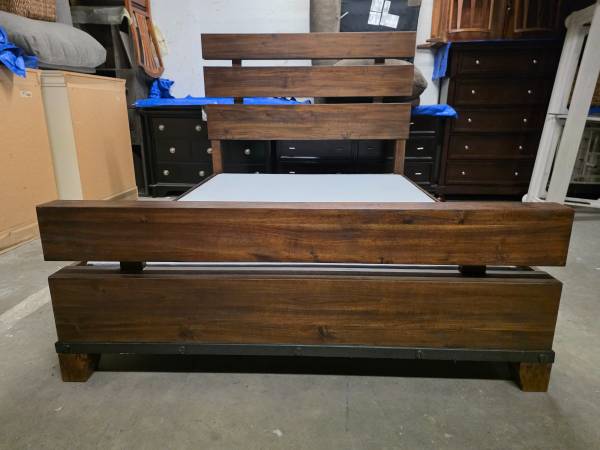 Brown Rustic Style Queen Size Platform Bed Frame 1