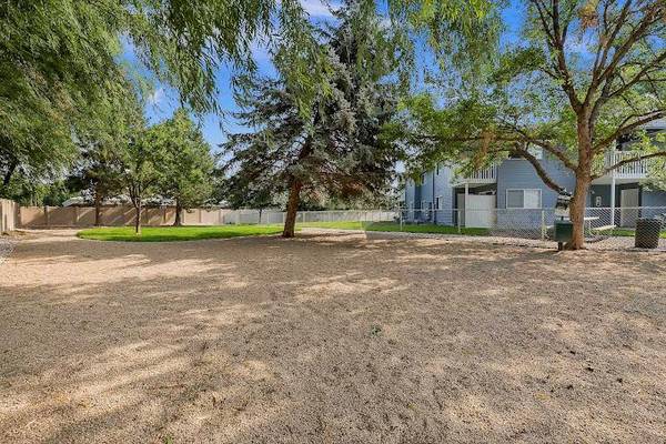 $1,625 / 3br - 966ft2 - Dog Park, In-Unit Washer and Dryer, Spacious Floor Plans (Eagle)63794920408963122