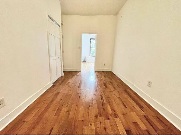 $3,200 / 2br - 🎊 Renovated 2 bed 2 bath apt on Menahan st. Rooms are on opposite ends (Bushwick)63816703036163123