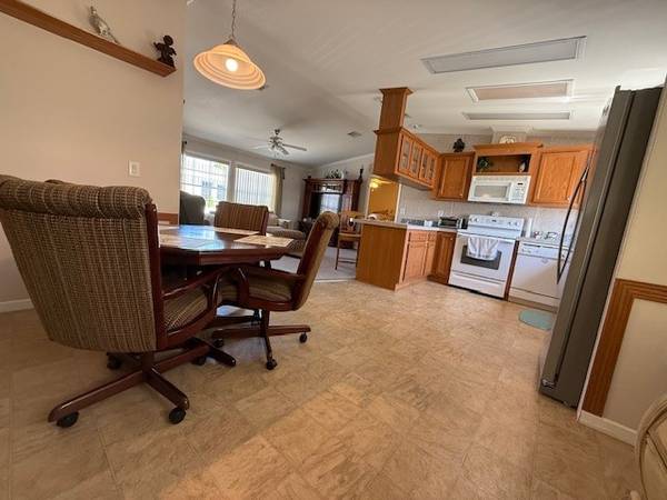 $75,000 / 3br - 1144ft2 - Stylishly Furnished Home with Modern Updates in a Peaceful Cul-de-Sac (Lake Juliana Landings, Auburndale, FL)64149652341377124