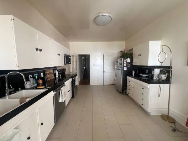 $2,250 / 2br - Furnished Room for Sublet in Beautiful 2br Duboce Triangle House (castro / upper market)63824143977985123
