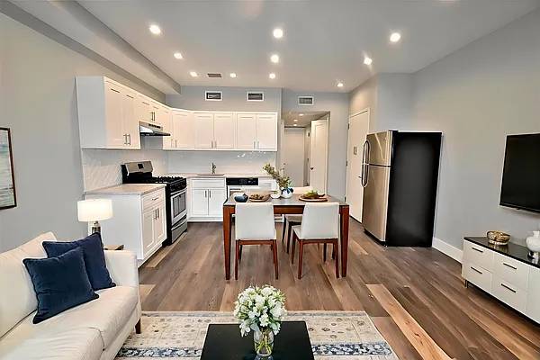 $3,800 / 2br - ____2BR+W/D+BALCONY____Greenwood Gowanus Industry City sunset park s (Industry City - Greenwood Heights ----- 946 4TH AVE BROOKLYN)63854288056705120