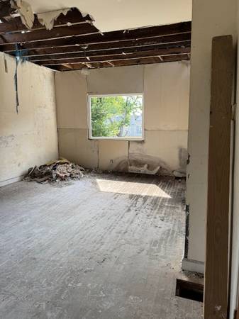 $65,000 / 2br - South Shore 2-Flat (Chicago)63918293165827124