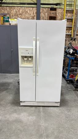 Whirlpool Side by Side Refrigerator / Fridge 1