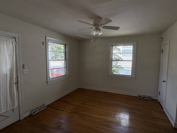 $1350.00 / 3br - 941ft2 - Beautiful home63689221251203122
