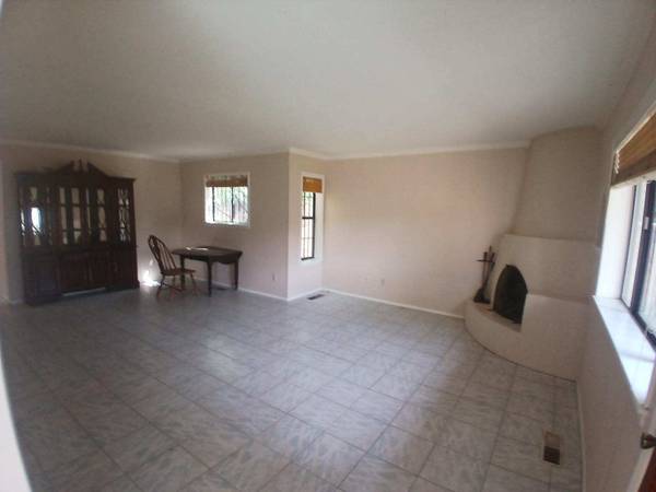 $2,600 / 3br - 1675ft2 - Casa con 3 habitaciones, 2 baños + estudio de 400 pies cuadrados + oficina (Santa Fe)63659798562817124